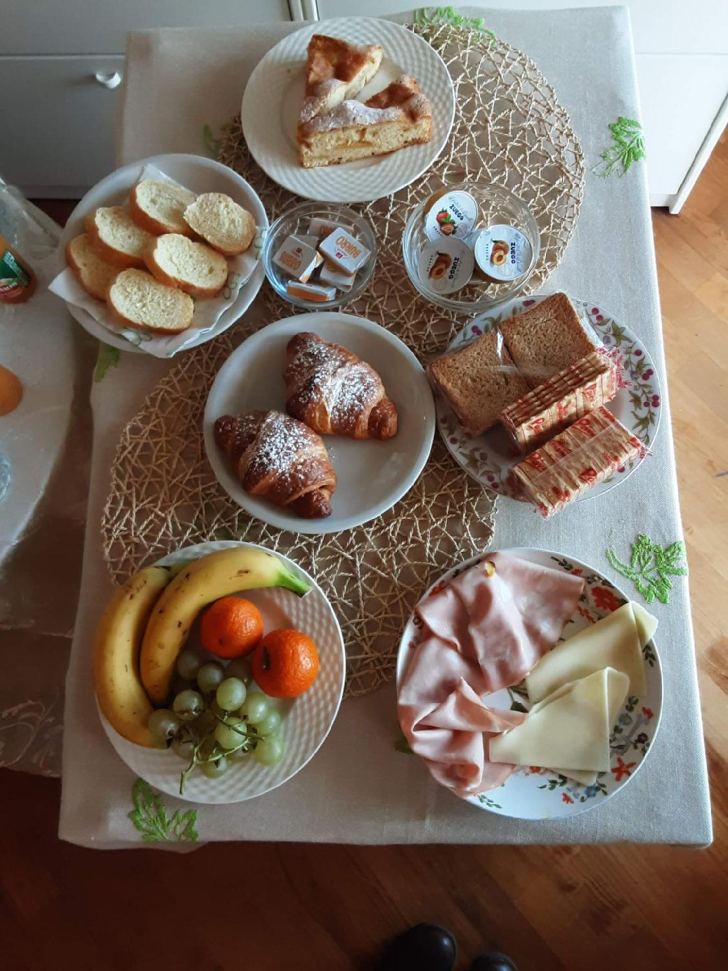 Bed and Breakfast Tosca House 2 Varenna Esterno foto