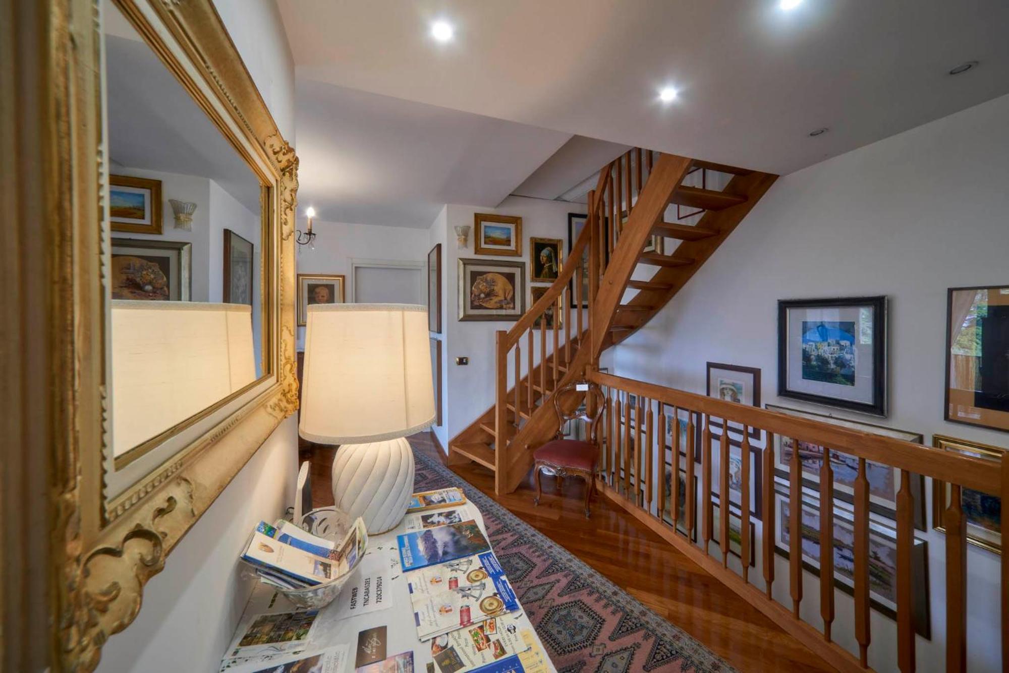 Bed and Breakfast Tosca House 2 Varenna Esterno foto