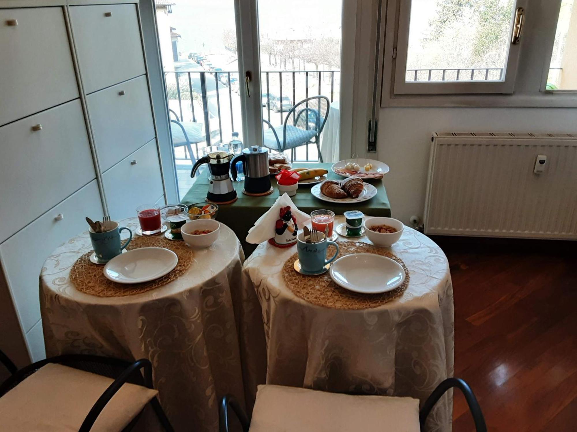 Bed and Breakfast Tosca House 2 Varenna Esterno foto