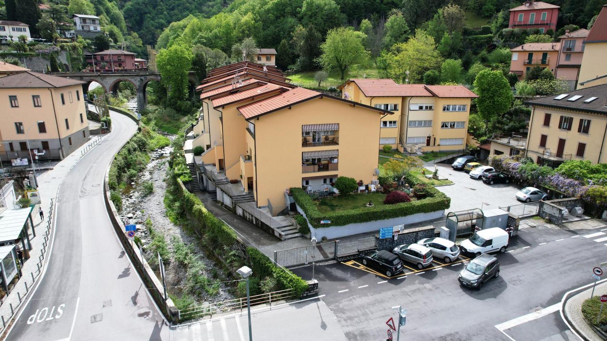 Bed and Breakfast Tosca House 2 Varenna Esterno foto