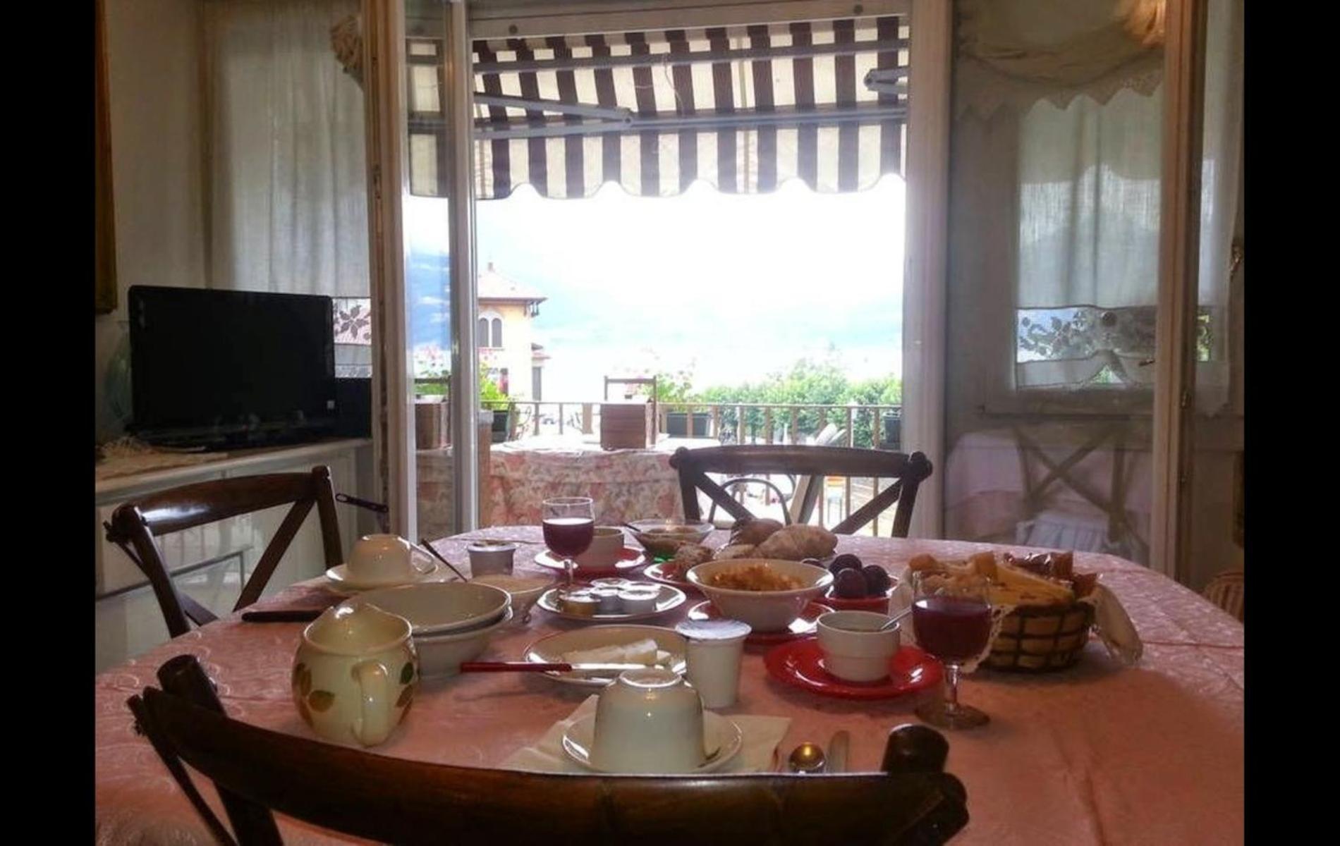 Bed and Breakfast Tosca House 2 Varenna Esterno foto