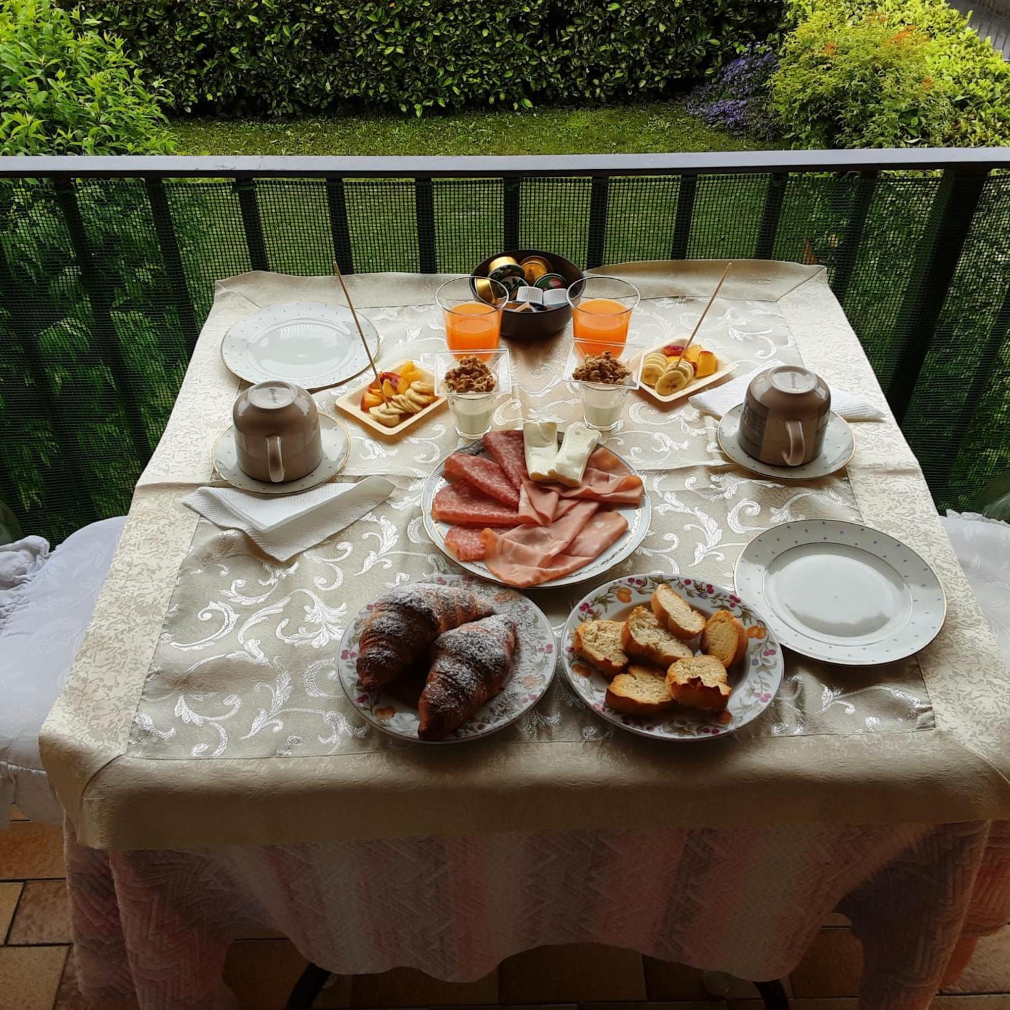 Bed and Breakfast Tosca House 2 Varenna Esterno foto