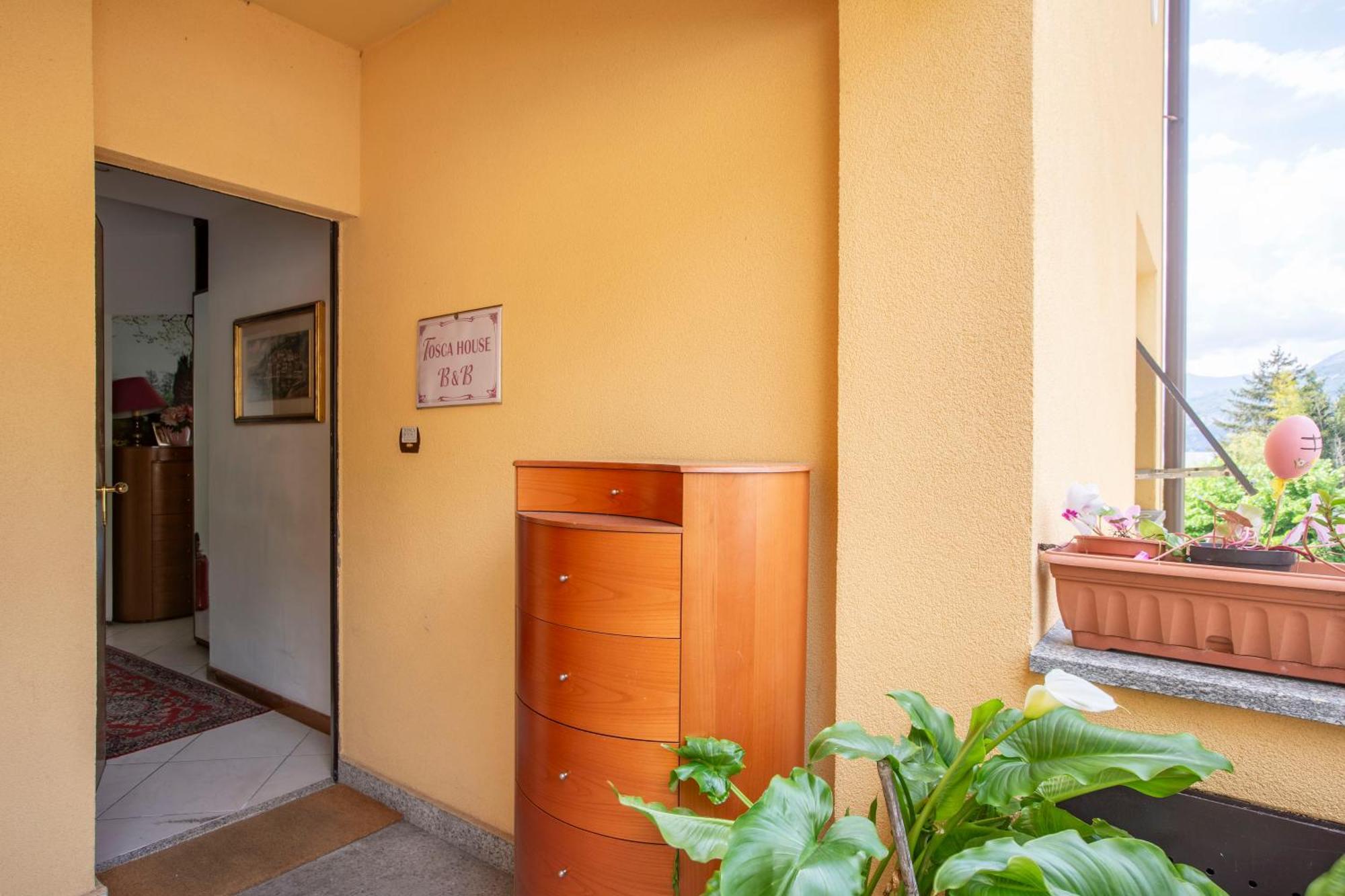 Bed and Breakfast Tosca House 2 Varenna Esterno foto