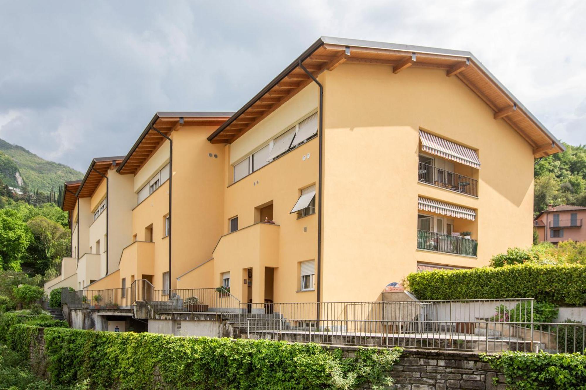 Bed and Breakfast Tosca House 2 Varenna Esterno foto